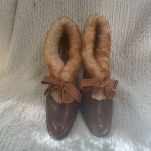 MATISSE BRN SUEDE&LEATHER CAP TOE HEELS SHEEPSKIN TRIM SHOES Rubber soles SZ8.5M